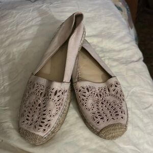 Adorable Ivanka Trump Flats